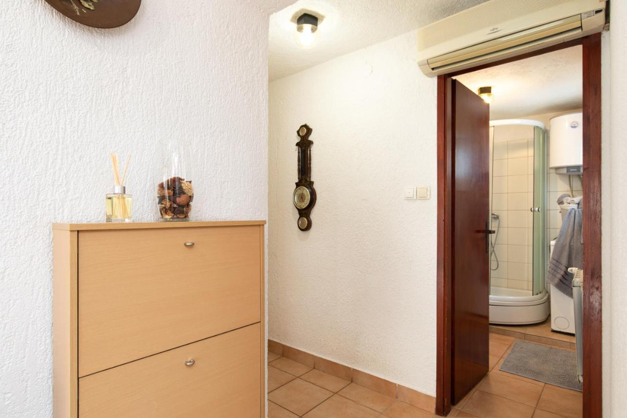 Apartman Umpa Omišalj المظهر الخارجي الصورة