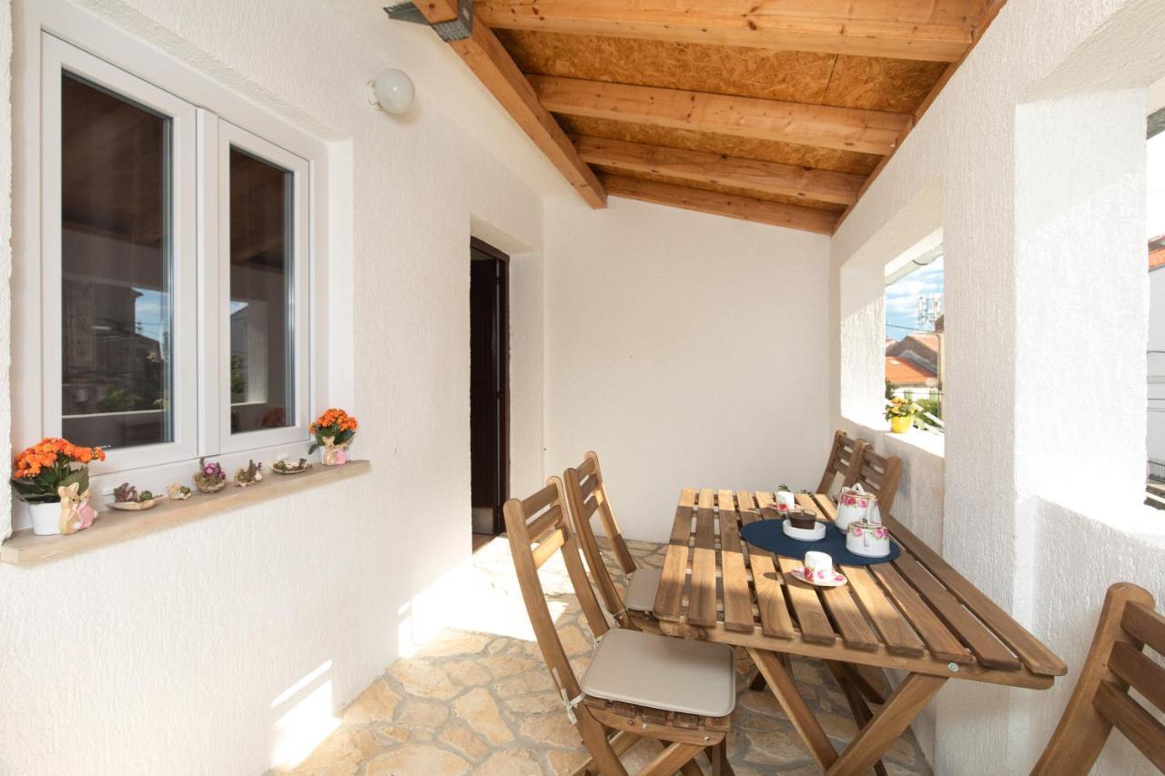 Apartman Umpa Omišalj المظهر الخارجي الصورة